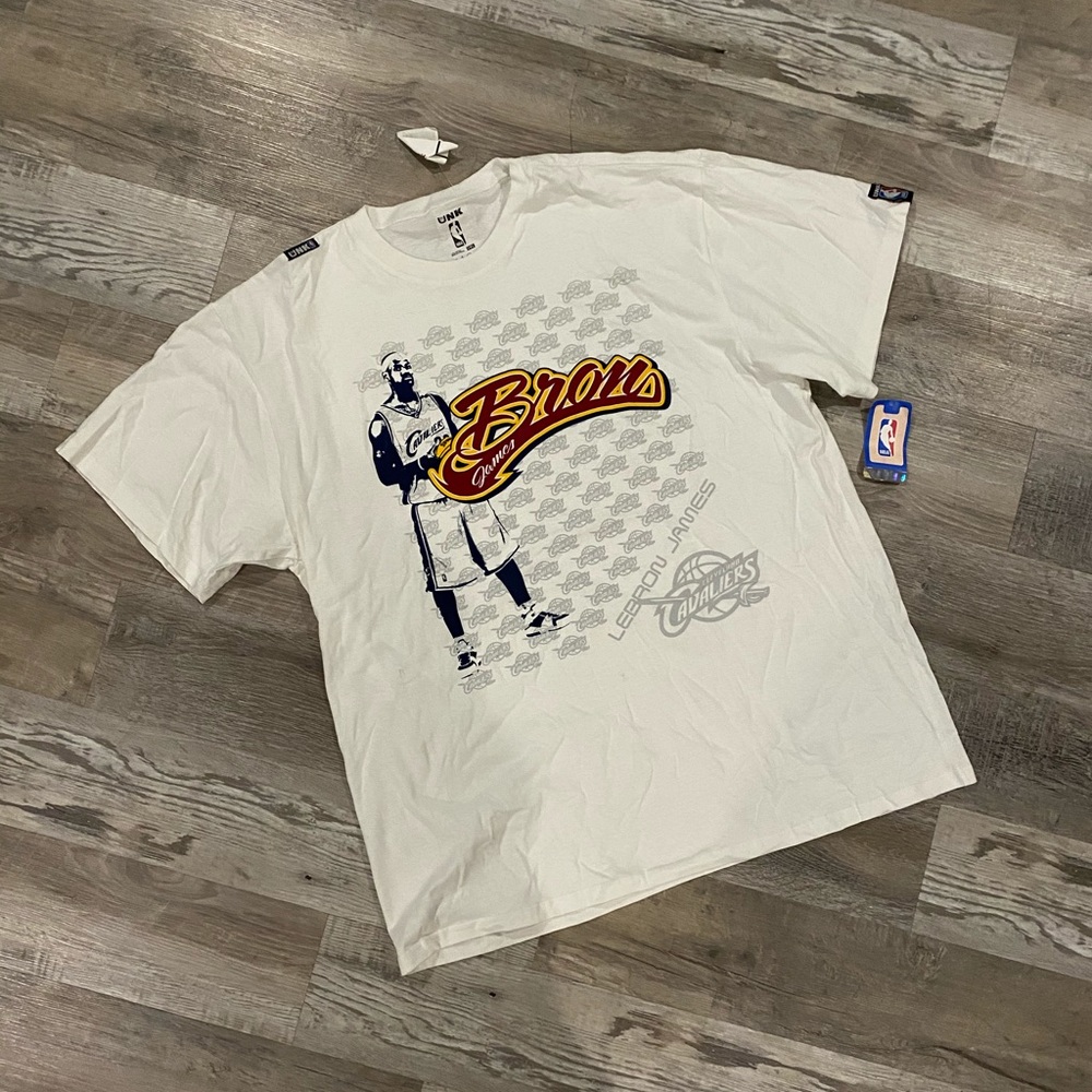 LeBron James shirt - Cleveland Cavs